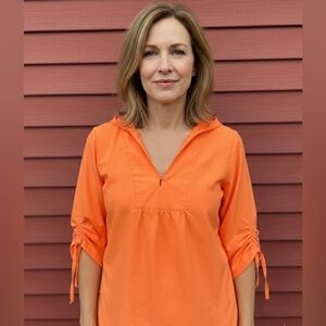 Columbia Sportwear Company Light Orange/Peach Medium Omnishade Hooded Sunshirt